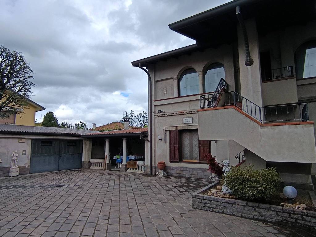 Appartamento a Origgio in Via Alessandro Ottolini, 28 - Foto 2