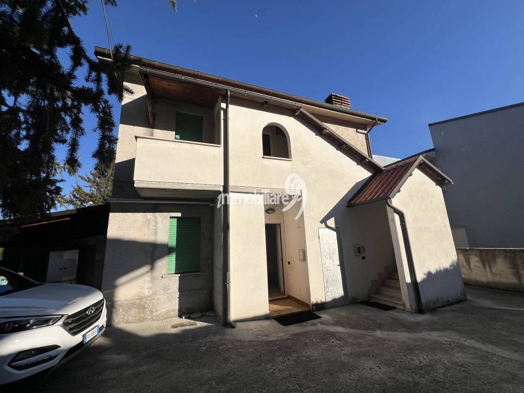 Casa indipendente a L'aquila in Via della Stazione - Foto 2