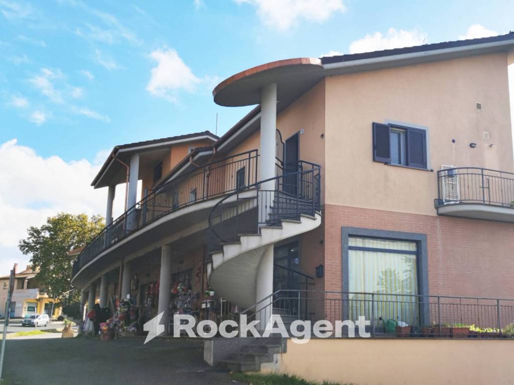 Appartamento a Vetralla in Viale Eugenio IV, 136 - Foto 2