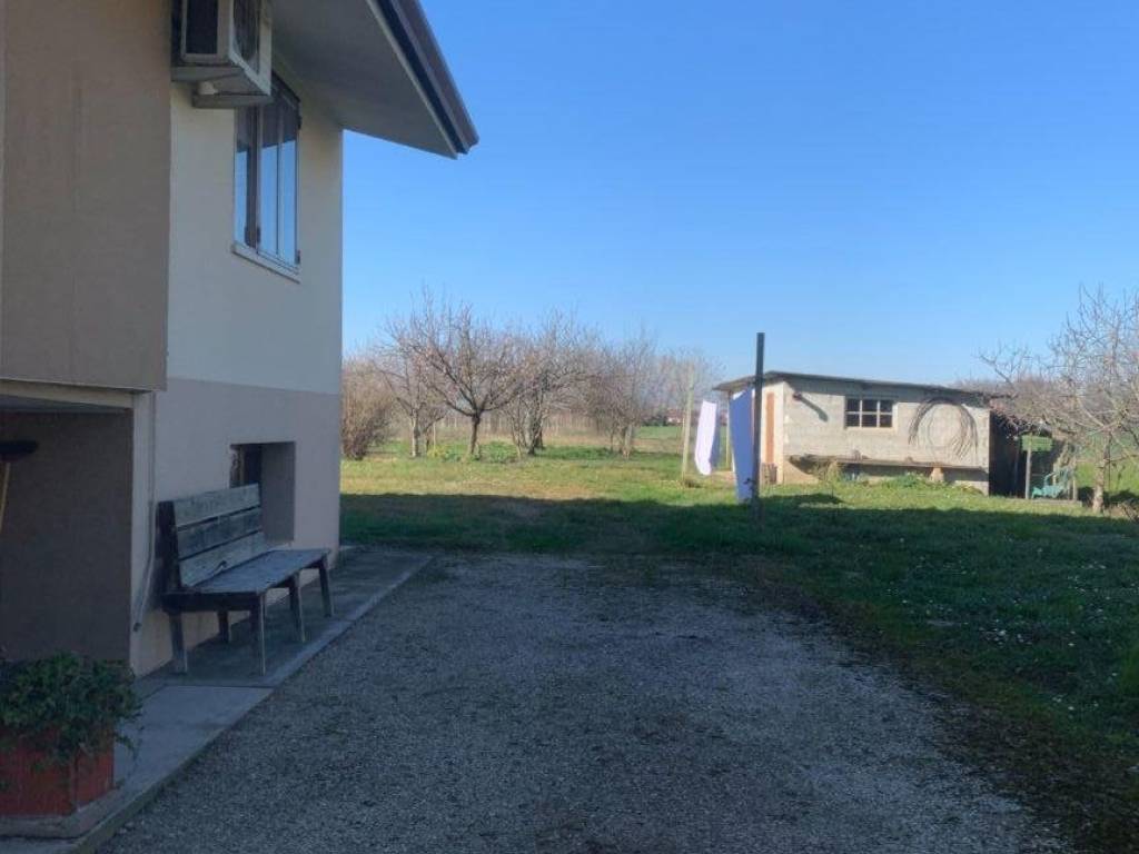 Villa a San vito al tagliamento in Viale di Mezzo, 34 - Foto 3