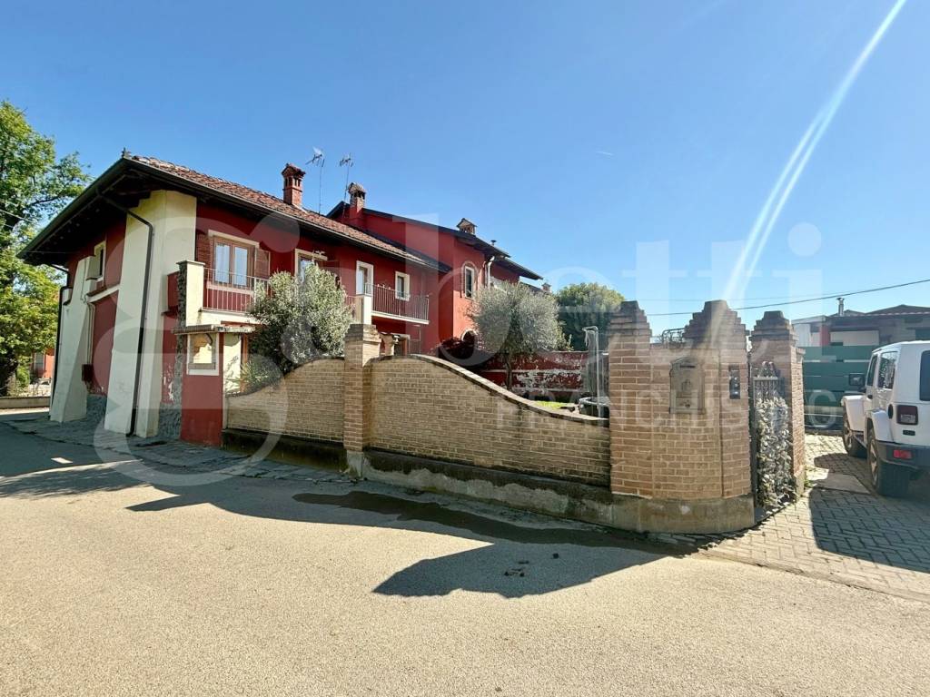 Casa indipendente a Cherasco in Via Benotto - Foto 1