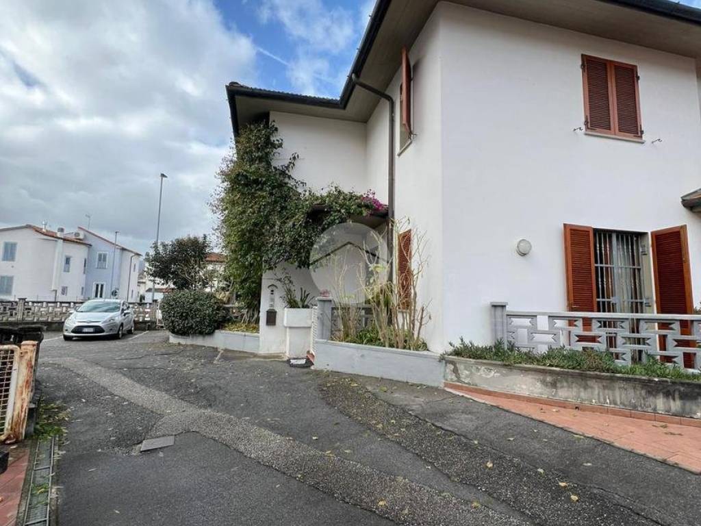 Villetta a schiera a Pistoia in Via di S. Biagio In Cascheri, 1 - Foto 4