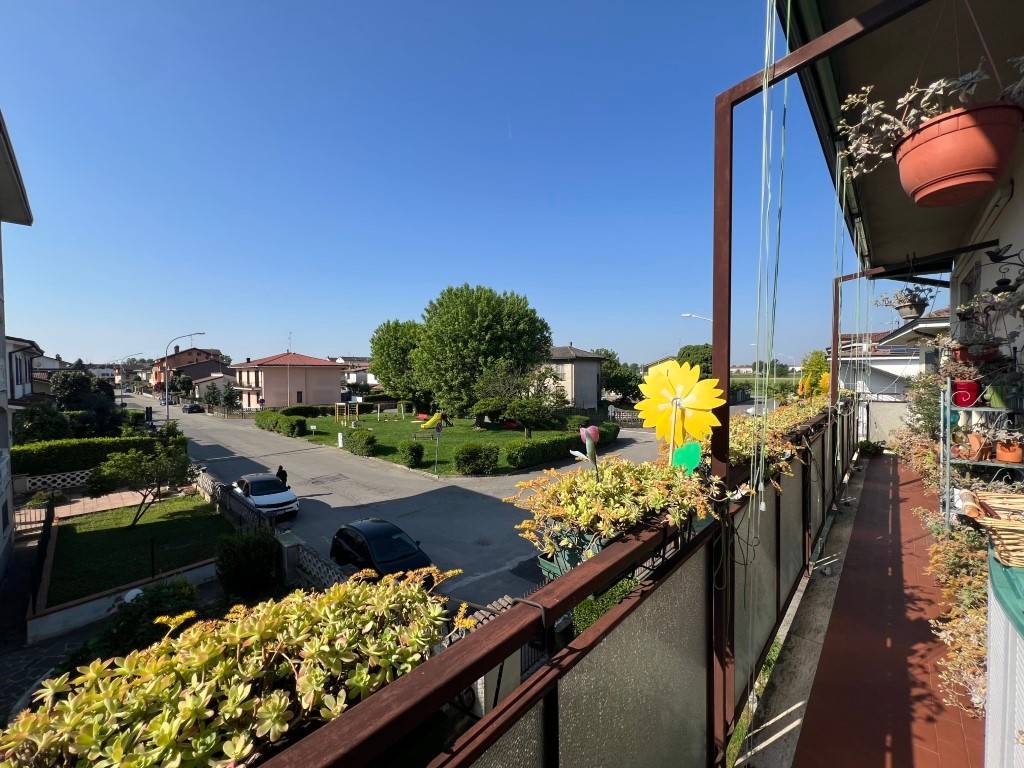 Appartamento a Zelo buon persico in Largo Don Luigi Orione - Foto 3