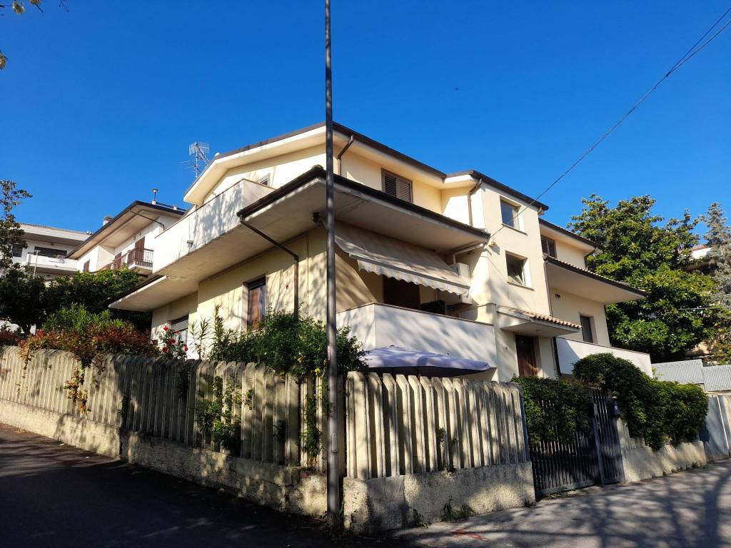 Villa a Pescara in Strada Vicinale Camerlengo, 18 - Foto 5