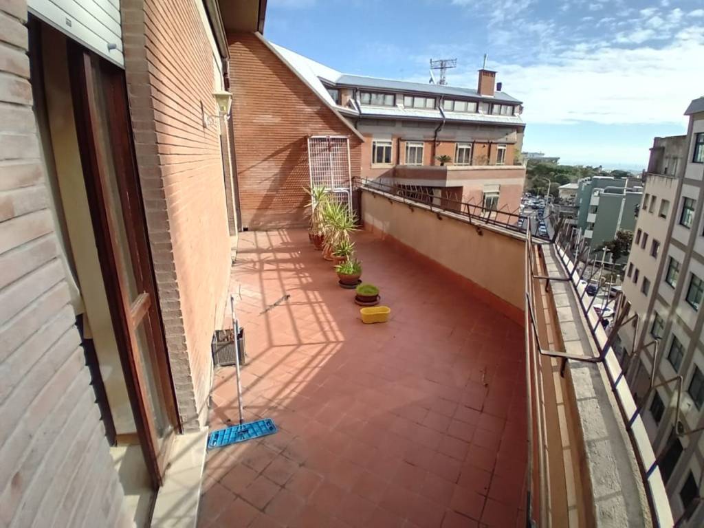 Attico / mansarda a Catanzaro in Via Edmondo Buccarelli - Foto 4
