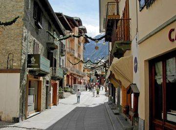 Appartamento a Courmayeur in Via Mario Puchoz - Foto 2