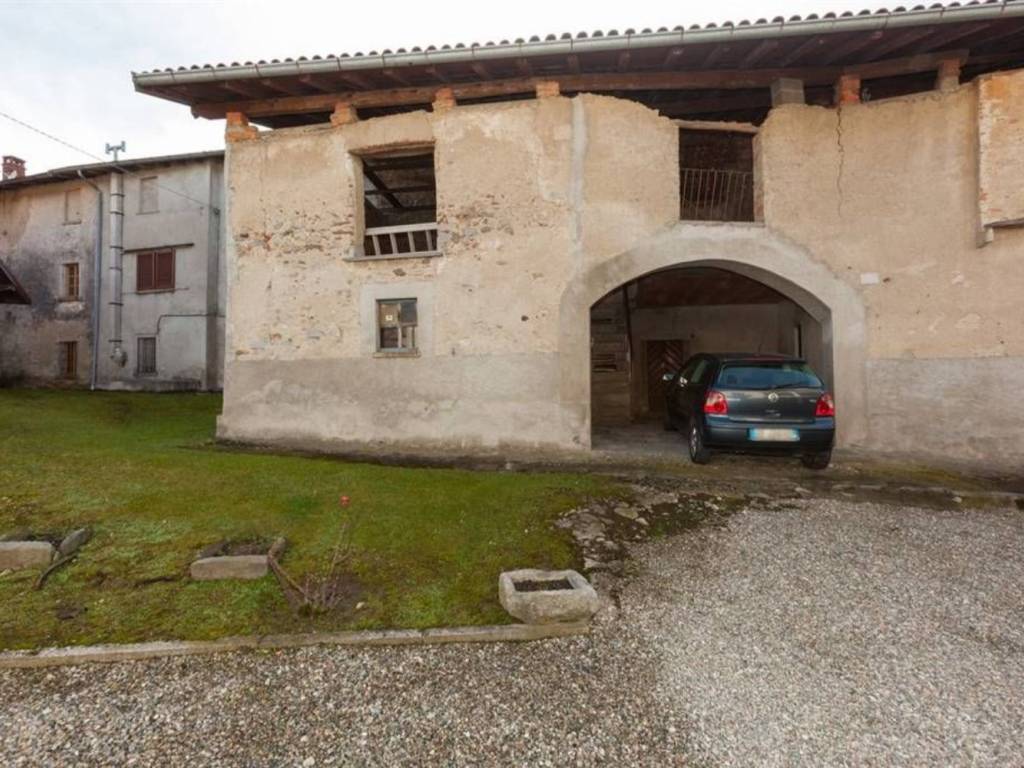 Palazzo / stabile a Biandronno in Via Giuseppe Garibaldi, 5 - Foto 5