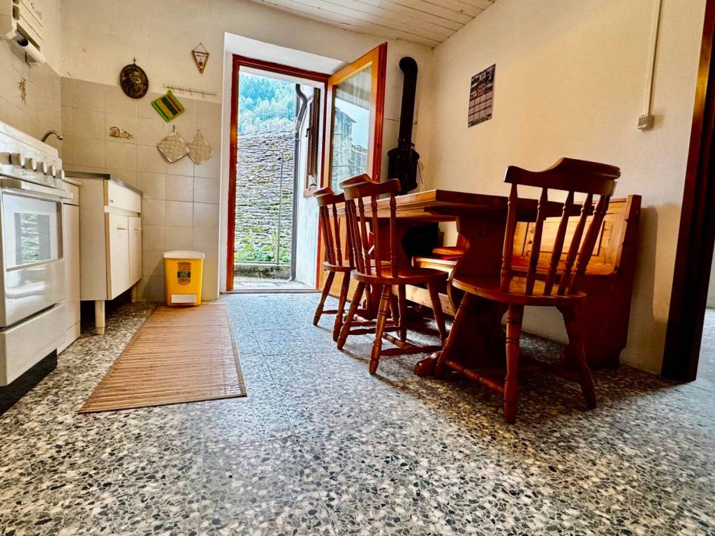 Appartamento a Antrona schieranco in Via Guglielmo Marconi, 5 - Foto 2