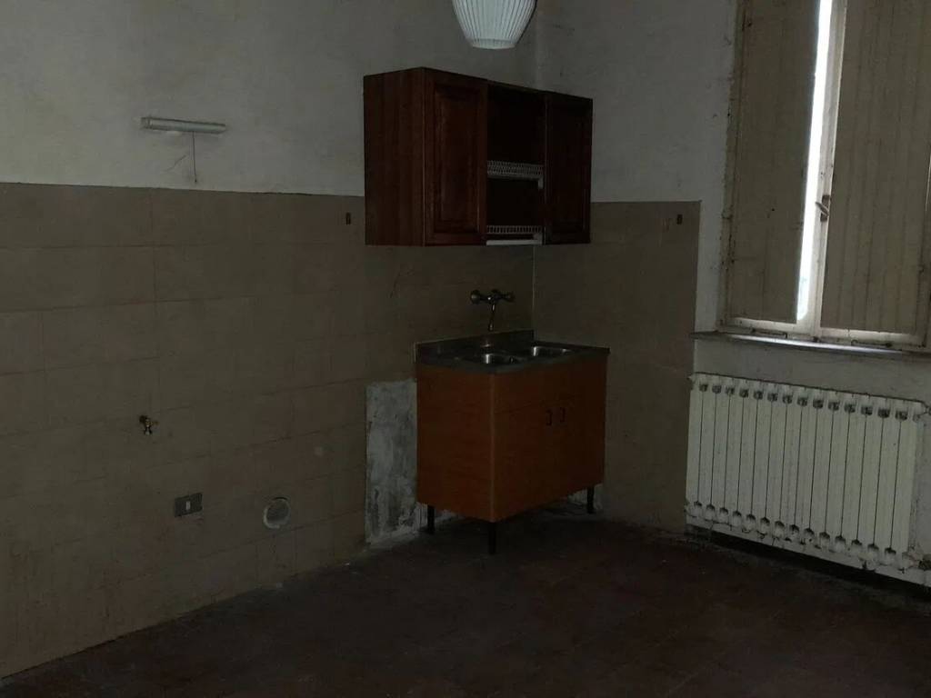Villa a Bagnolo san vito in Via Cavour, 28 - Foto 4