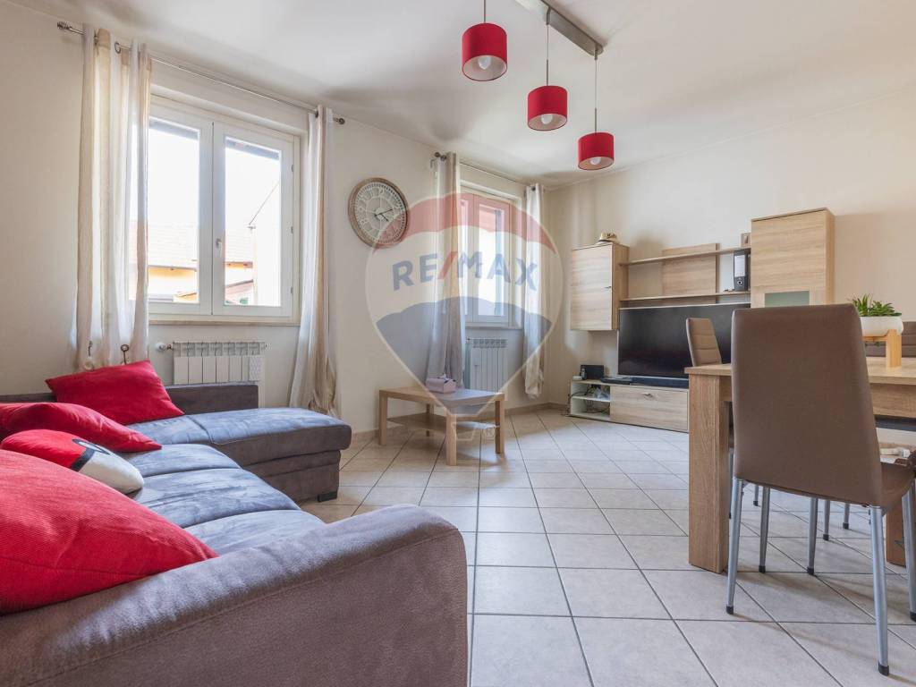 Appartamento a Cardano al campo in via Cavallotti, 7 - Foto 2