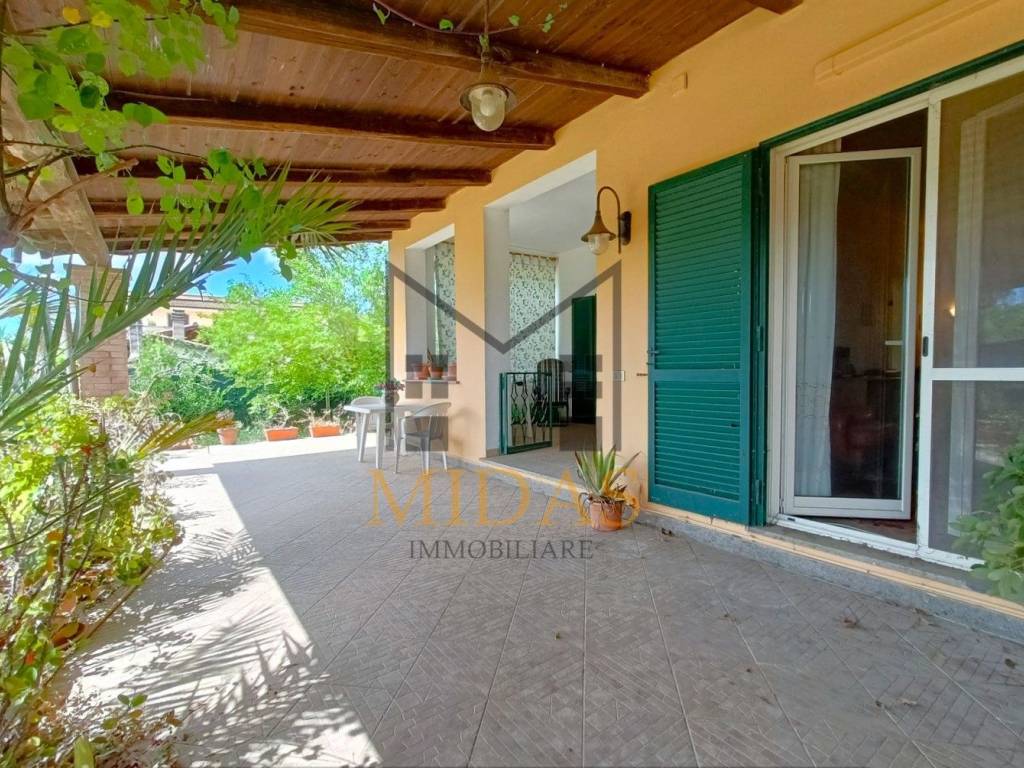 Villa a Aprilia in Via Metauro, 6 - Foto 4