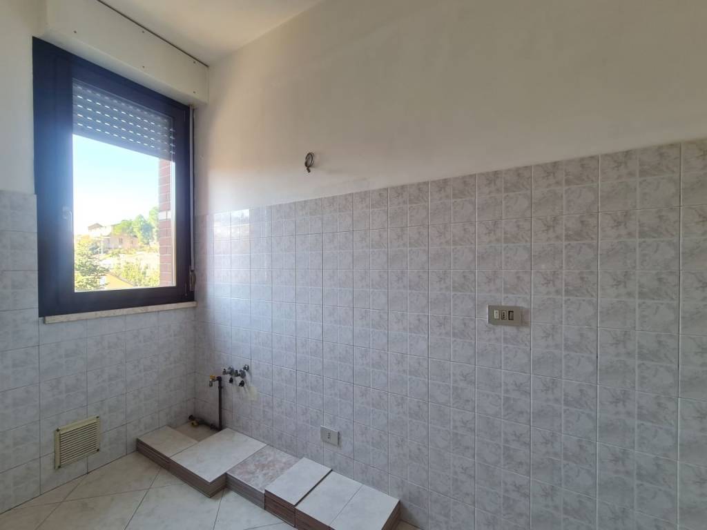 Appartamento a Jesi in Via Massimo D'Antona - Foto 4