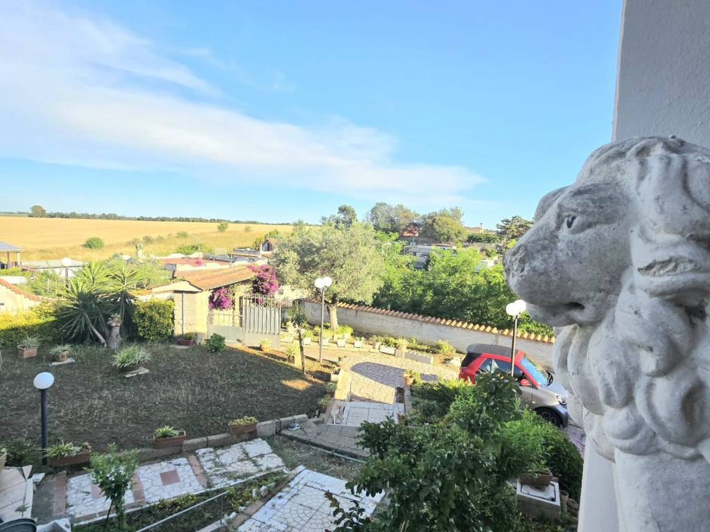 Villa a Aprilia in Via delle Azalee - Foto 2