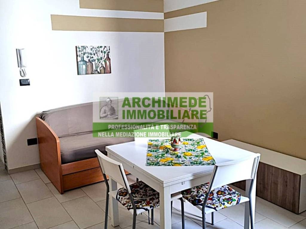 Palazzo / stabile a Floridia in Via Fratelli Amato, 38 - Foto 2
