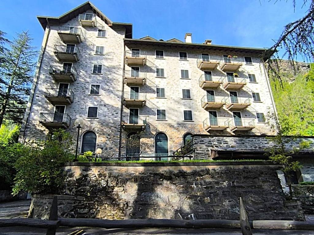 Attico / mansarda a Chiesa in valmalenco in Via Franco Sampietro, 66 - Foto 2