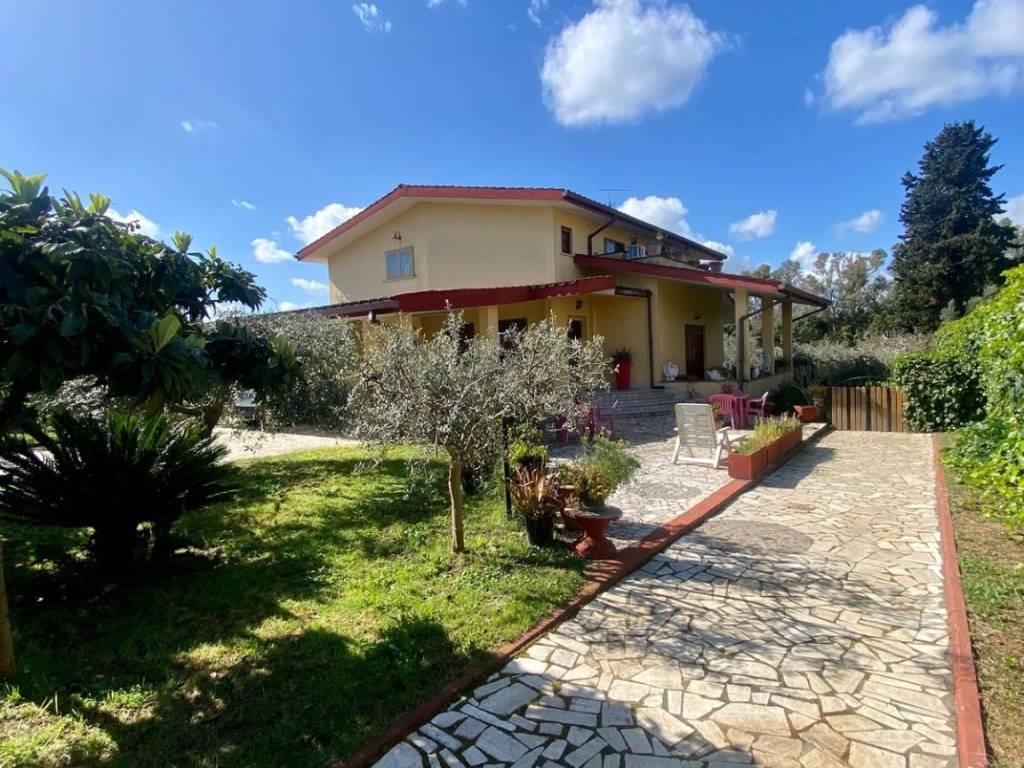 Villa a Aprilia in Via Monte Pennino, 8 - Foto 3