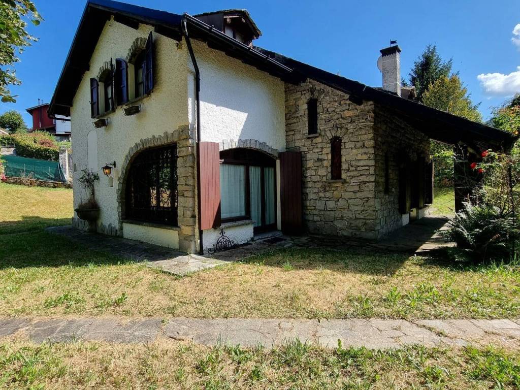 Villa a Centro valle intelvi in Via San Rocco, 37 - Foto 2