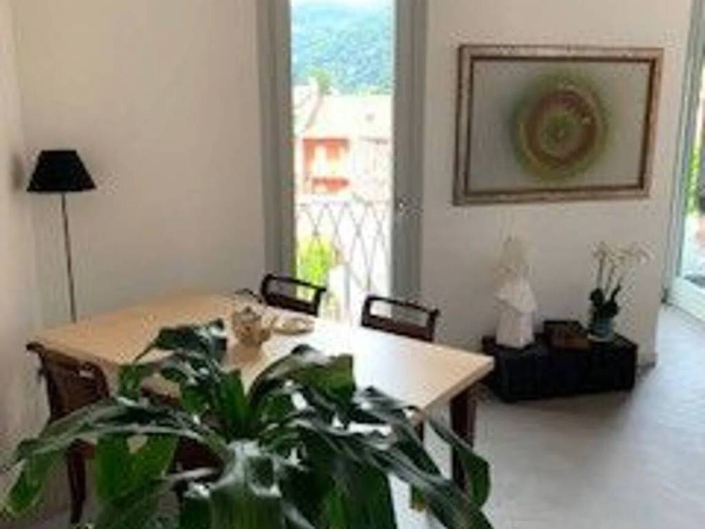 Appartamento a Luino in Via Alessandro Manzoni, 29 - Foto 2