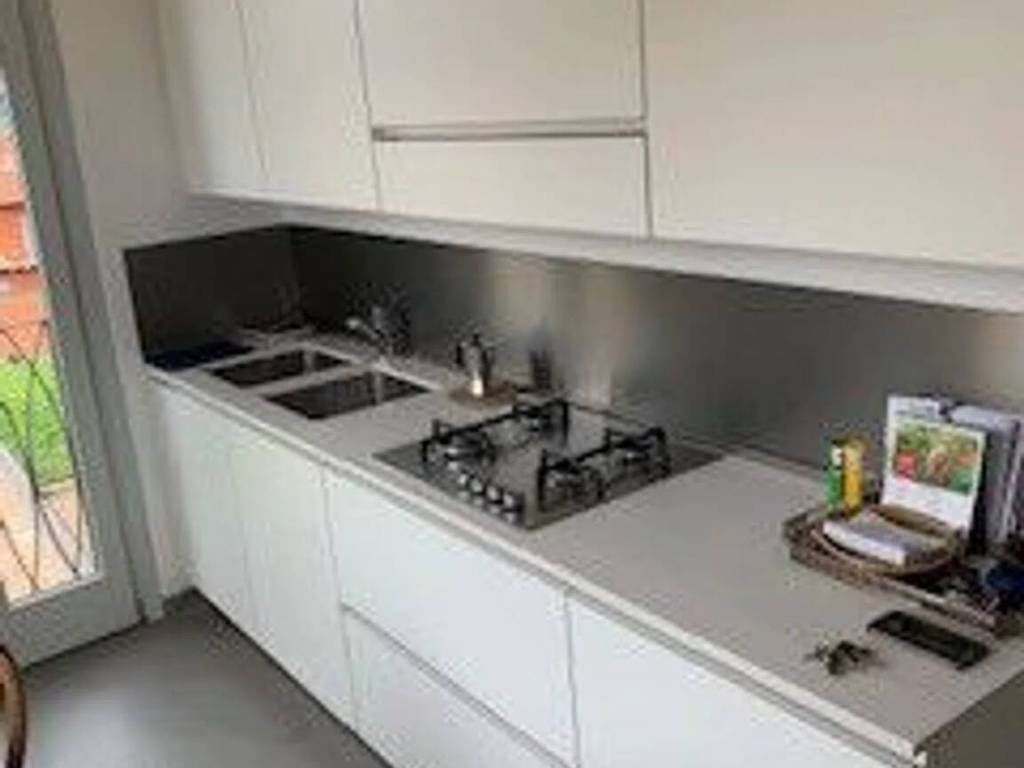 Appartamento a Luino in Via Alessandro Manzoni, 29 - Foto 4