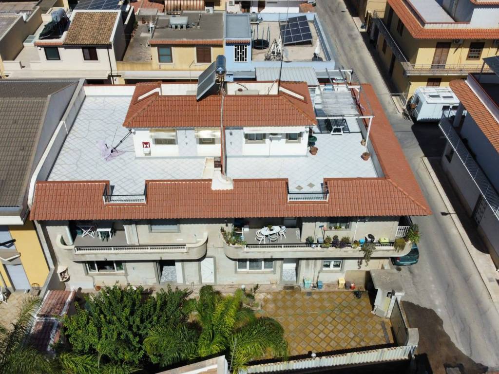 Casa indipendente a Avola in Via Pierre e Marie Curie - Foto 2