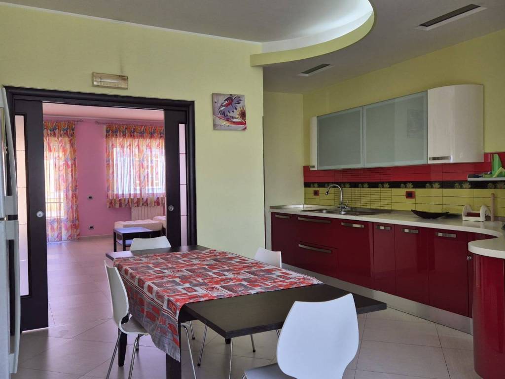 Casa indipendente a Avola in Via Pierre e Marie Curie - Foto 3