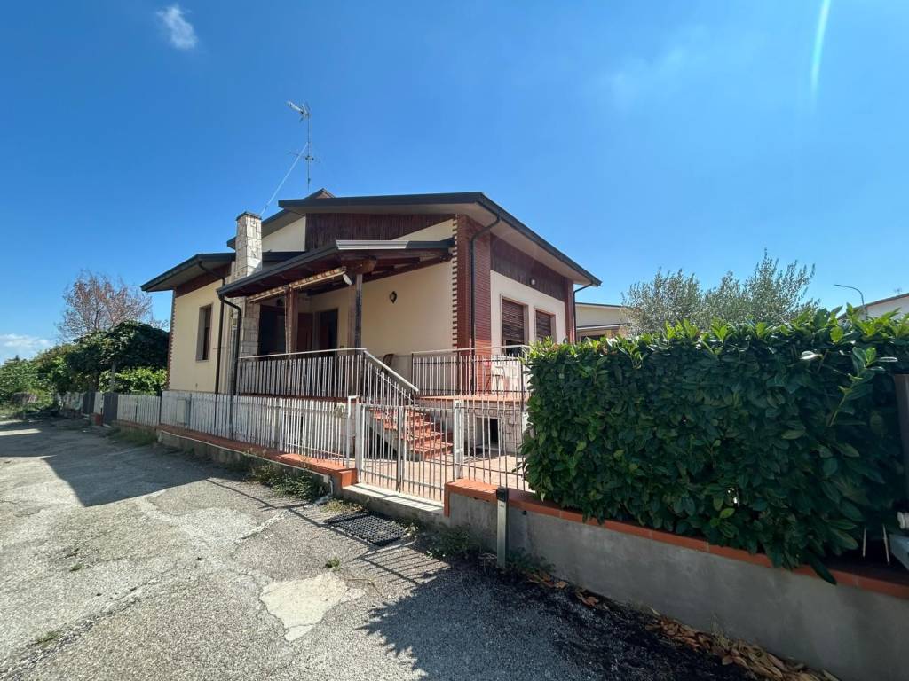 Villa a San giorgio del sannio in Via Fellonici, 19 - Foto 3