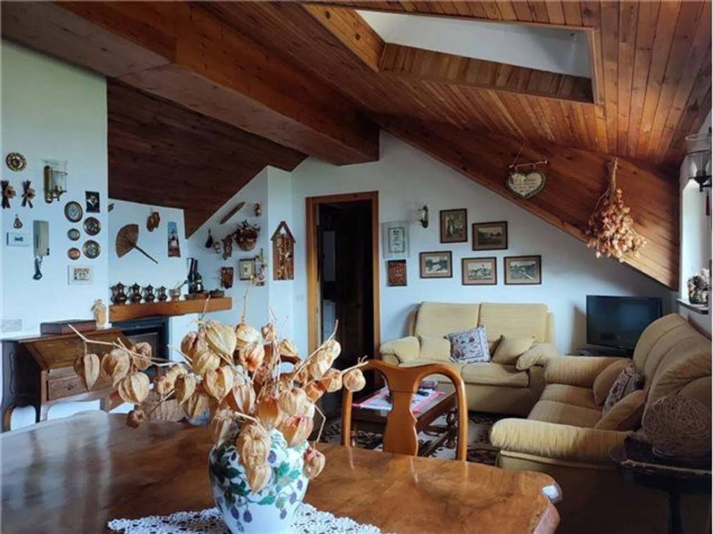 Appartamento a Centro valle intelvi in Via Bressera, 33 - Foto 3