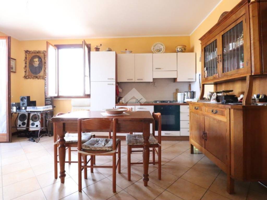 Appartamento a Porto mantovano in Via Gramsci, 1 - Foto 2