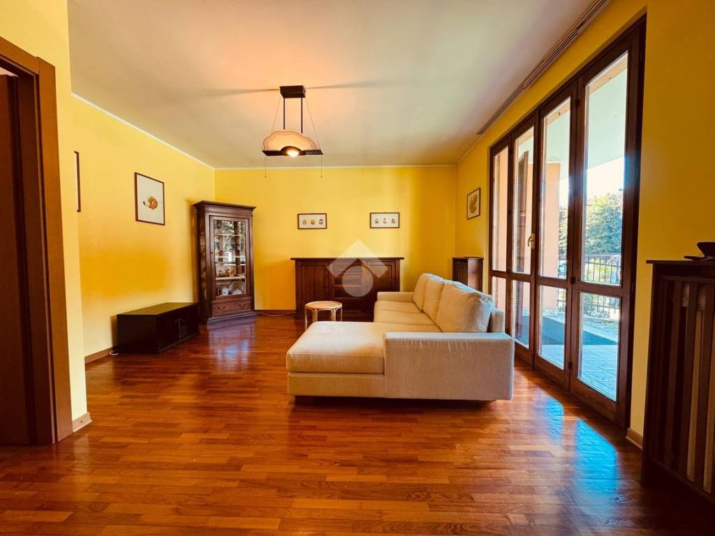 Villa a Casatenovo in Via Don Carlo Gnocchi, 9 - Foto 2