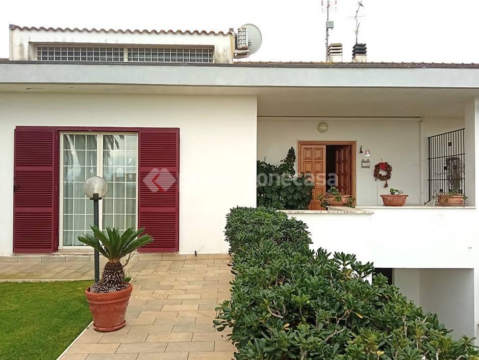 Villa a Aprilia in Via Toce, 1 - Foto 2