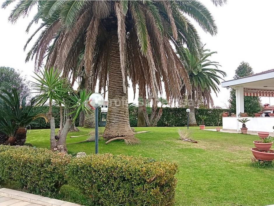 Villa a Aprilia in Via Toce, 1 - Foto 3