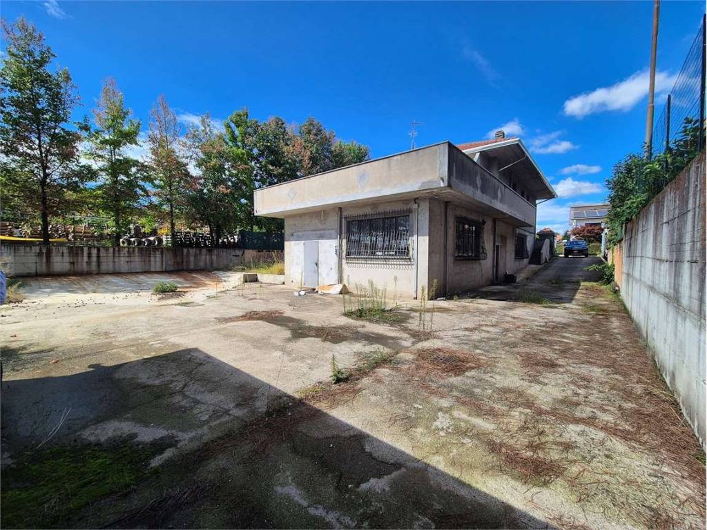 Casa indipendente a Cardano al campo in Via Rogorazza, 31 - Foto 2