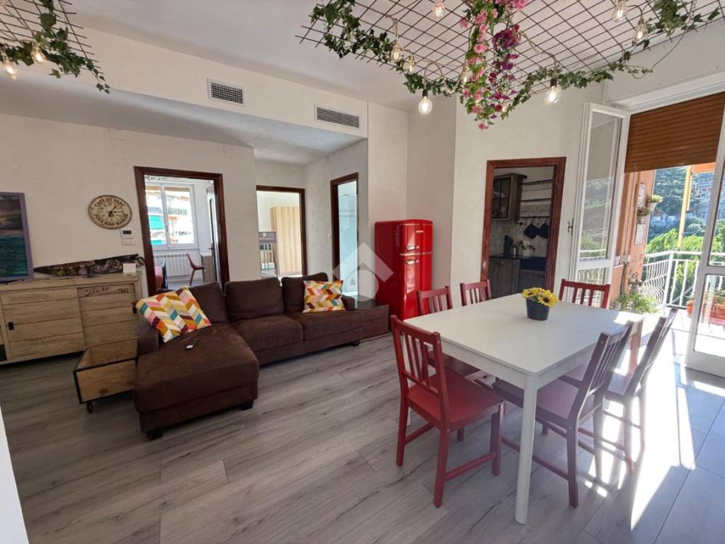 Appartamento a Albissola marina in Viale Giovanni Battista Perata, 124 - Foto 3