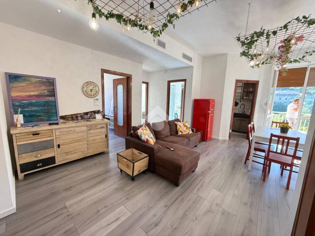 Appartamento a Albissola marina in Viale Giovanni Battista Perata, 124 - Foto 4