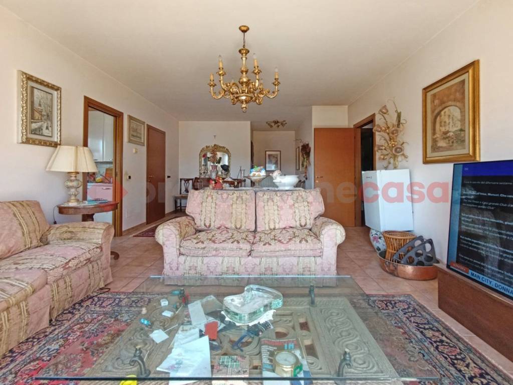 Appartamento a Arona in via verga - Foto 2