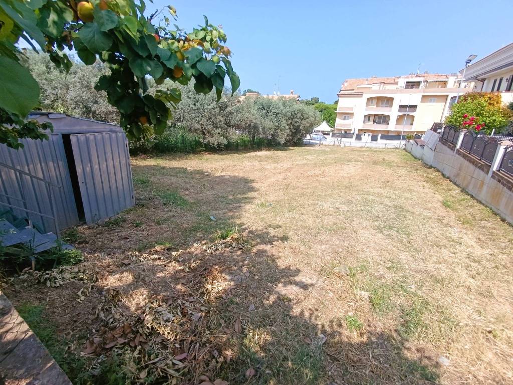 Terreno a Tortoreto in Via Giovanni Paolo I, 5 - Foto 2