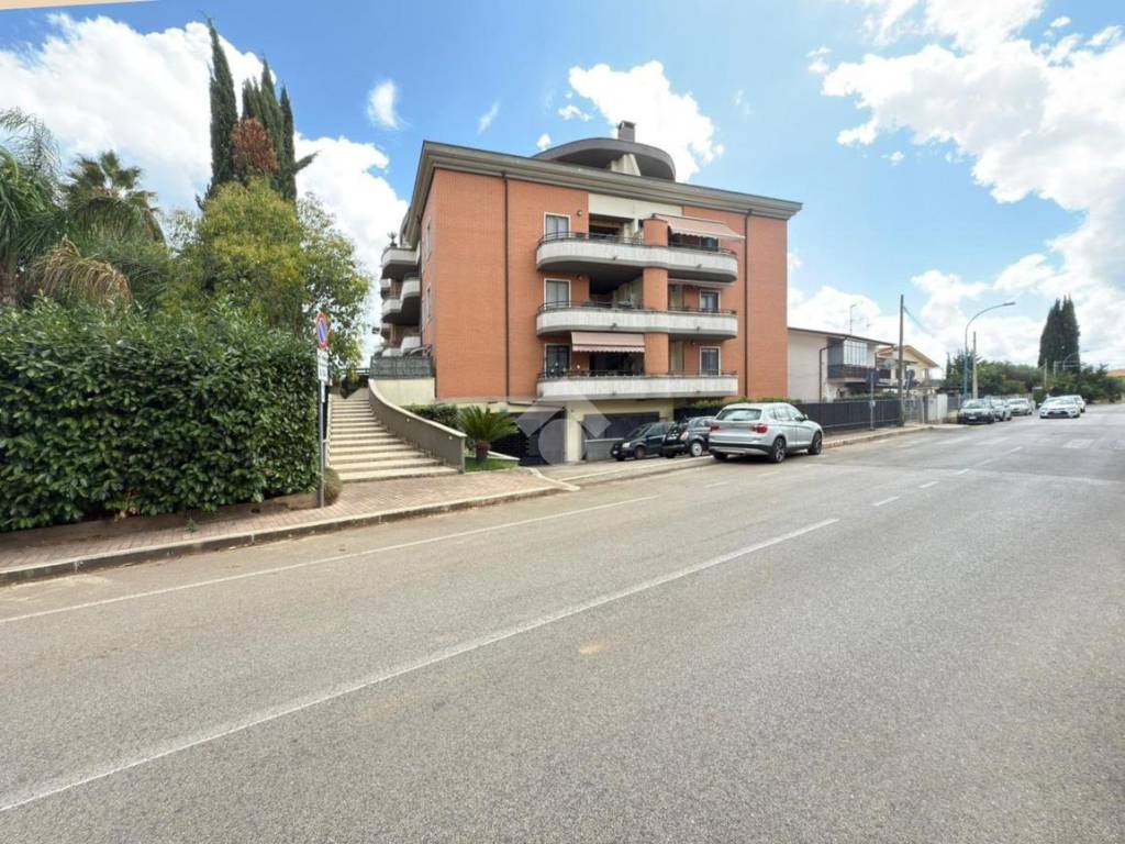 Appartamento a Sermoneta in Via Carrara, 3 - Foto 2