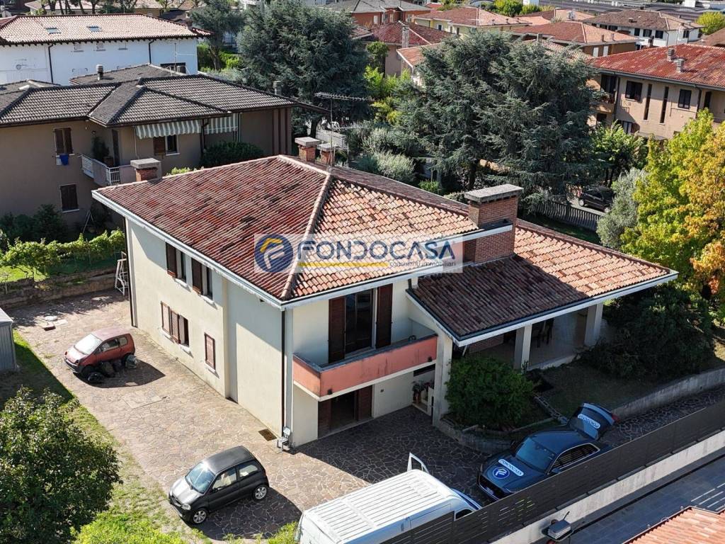 Villa a Castiglione delle stiviere in Via Federico Garcia Lorca - Foto 2