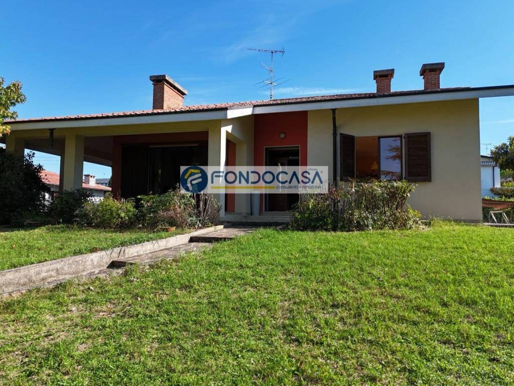 Villa a Castiglione delle stiviere in Via Federico Garcia Lorca - Foto 3