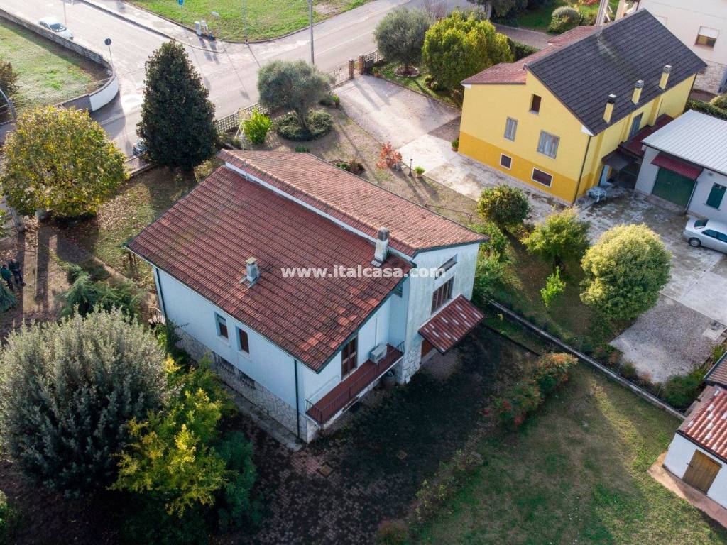 Villa a Castellucchio in Via 2 Giugno - Foto 2