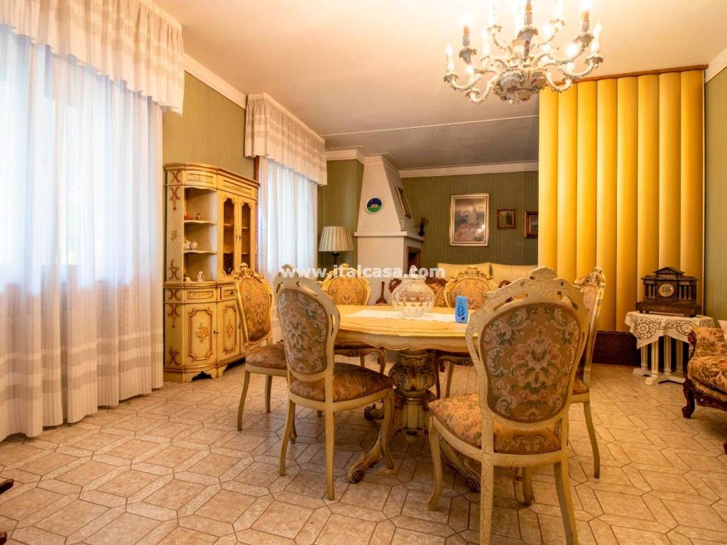 Villa a Gazoldo degli ippoliti in Via Leoncavallo - Foto 2