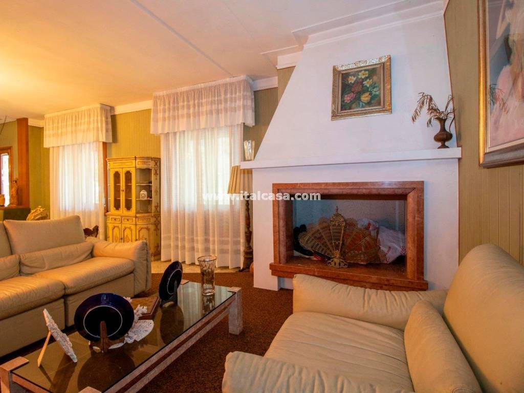 Villa a Gazoldo degli ippoliti in Via Leoncavallo - Foto 5