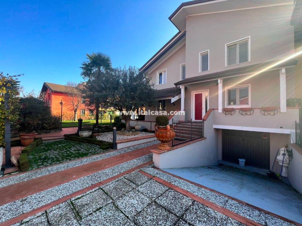 Villa a Curtatone in Via Modigliani - Foto 3