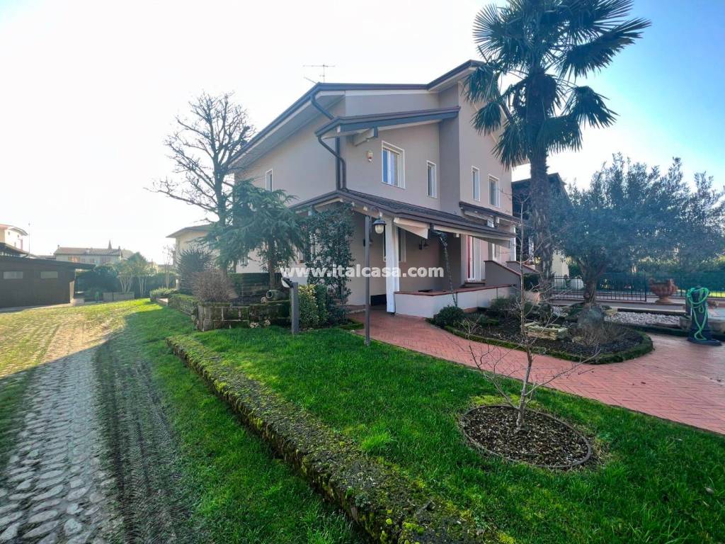 Villa a Curtatone in Via Modigliani - Foto 4