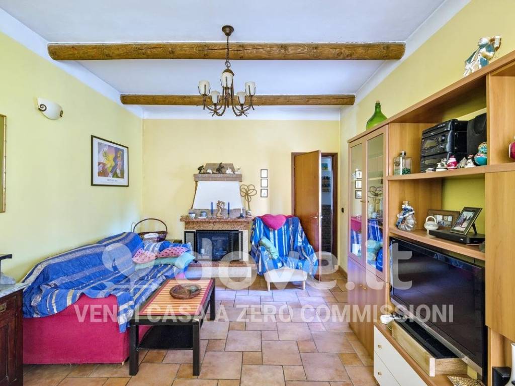 Appartamento a Cittiglio in Via Roma, 18 - Foto 2