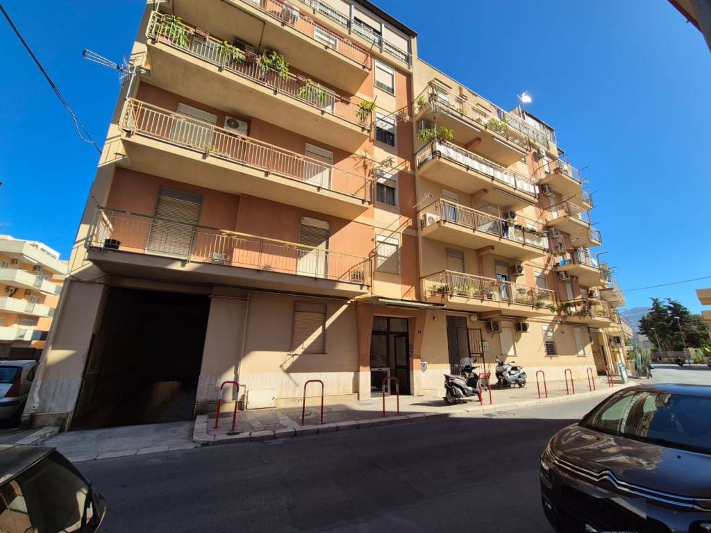 Appartamento a Carini in Via Campania, 12 - Foto 2