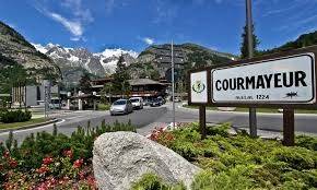 Appartamento a Courmayeur in Strada delle Villette, 14 - Foto 2