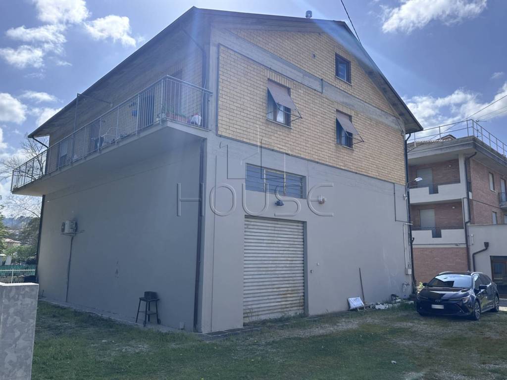 Appartamento a Città di castello in Viale Leopoldo Franchetti - Foto 4