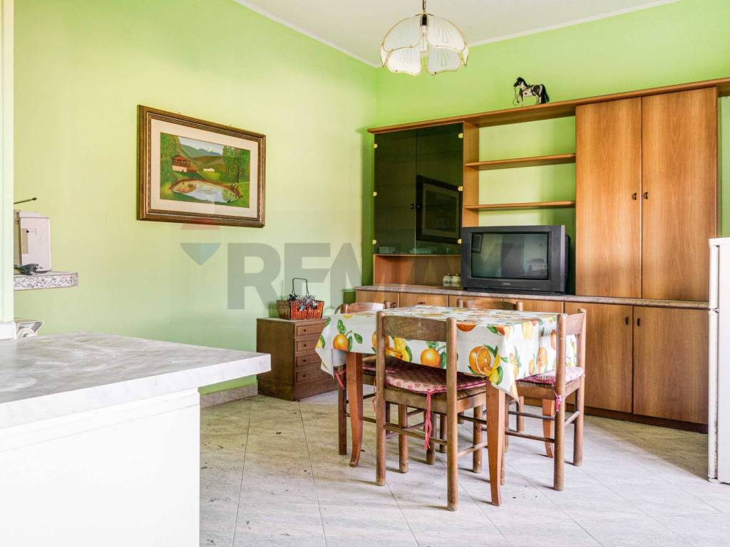 Appartamento a Castelletto sopra ticino in VIA DELLA CHIESETTA, 4 - Foto 3