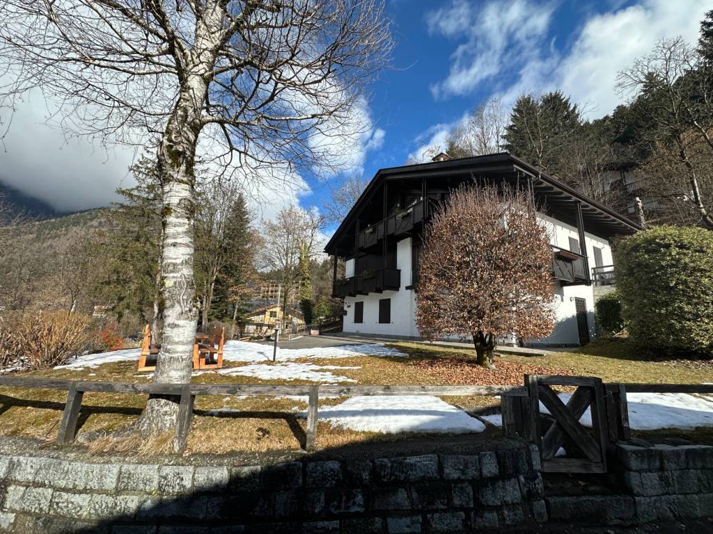 Appartamento a Pinzolo in Via Castagner, 14 - Foto 2